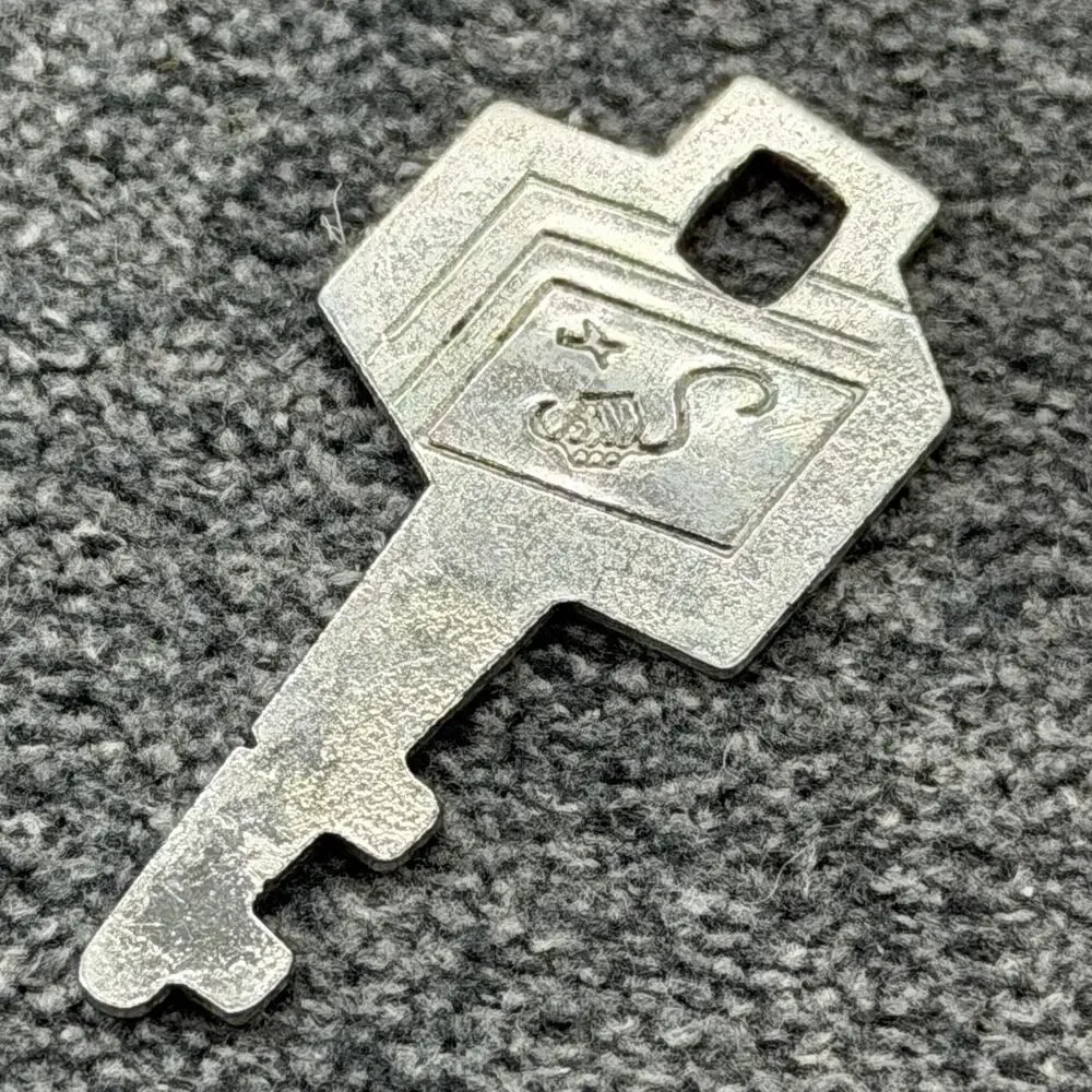 Vintage Skyway Suitcase Luggage Replacement Key Lock Hardware Collectible